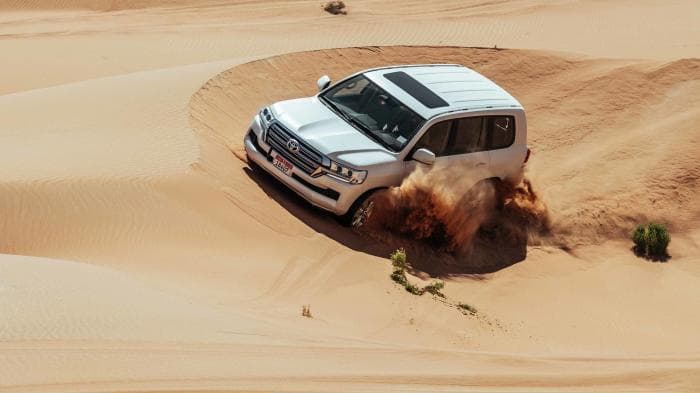 Abu Dhabis pakutakse omal käel 4x4 kõrbeseiklust