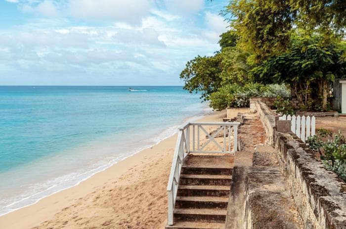 Barbados meelitab kaugtöötajaid pika viisaga