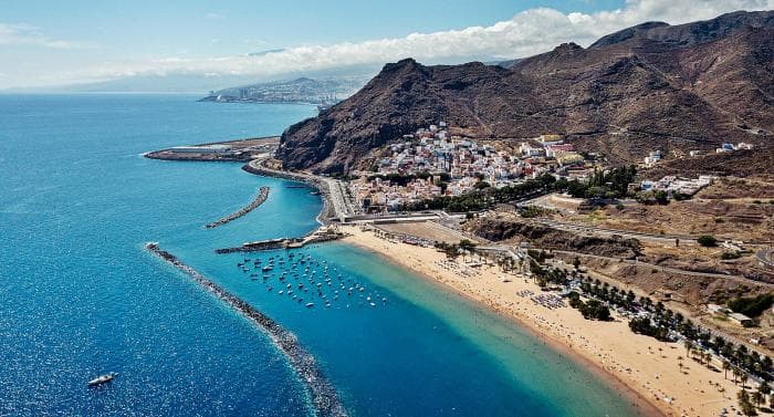 AirBaltic alustab sügisel lende Riiast Tenerifele