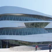 Mercedes-Benz`i muuseum Stuttgartis