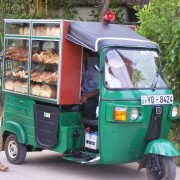 Sri Lanka, saiaauto, mis liikus "Elisele" saatel