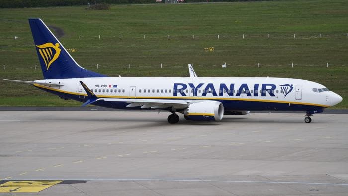 Salajased istekohad Ryanairi uutes Boeingutes: 1,5 m jalaruumi