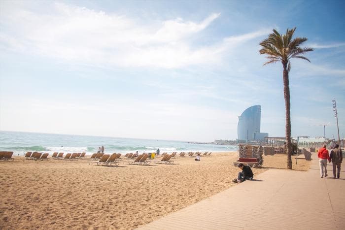 Barcelonas hakatakse randade täituvust jälgima sensoritega