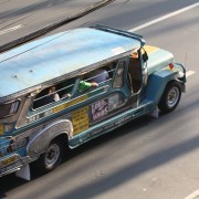 Manila omnibussid
