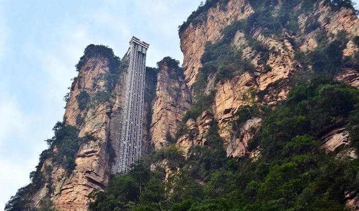 Reisiidee Hiinas – 326 m kõrgune Bailongi lift