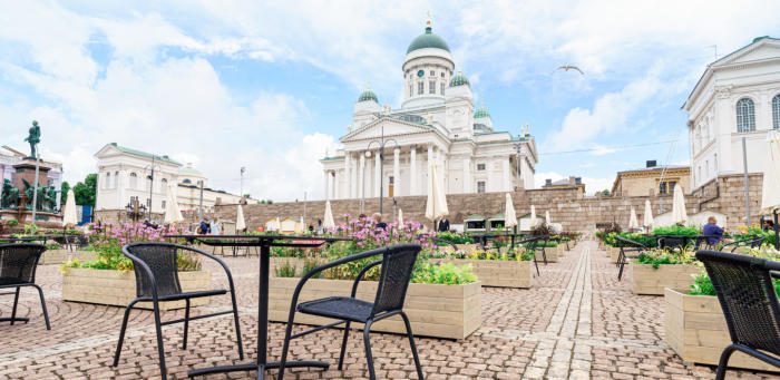 Reisiidee: Helsingi Senati väljaku kulinaarne suveterrass