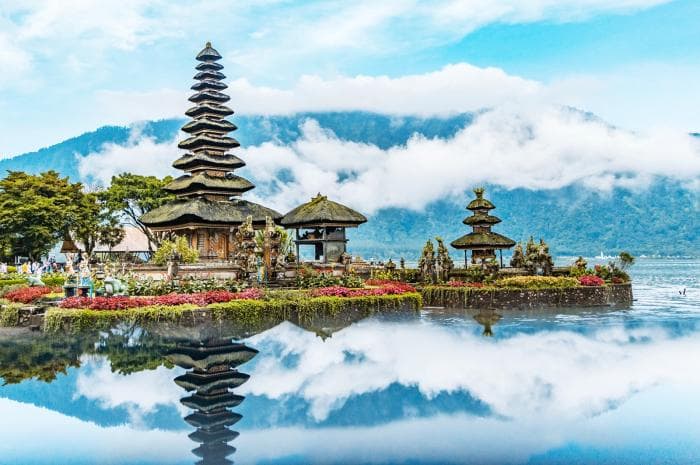 Balil avaldati nimekiri turistidele lubatud ja keelatud tegevustest