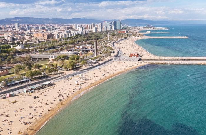 Barcelona kuulsad rannad on kadumas