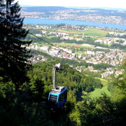 Uetlibergi mäelt saab köisraudteega Zürichi südalinna.