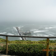 Lima umbes 100 meetri kõrgune Vaikse ookeani kallas on varisemisohtlik