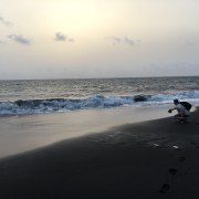 Päikeseloojang ja must liiv Fogo saarel