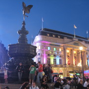 Öine Piccadilly Circuse esine  kui Westminster´i linna süda